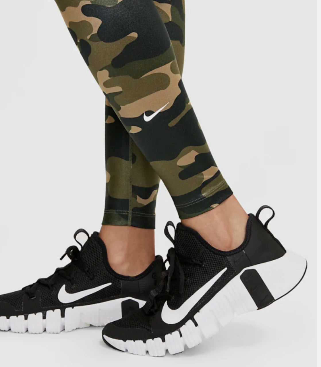 NEW! Nike Women's M One Dri-FIT Mid-Rise Tight Fit Camo Leggings NWT $70