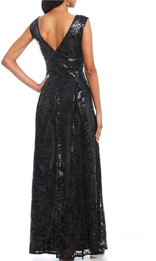 Karl Lagerfeld Paris Women's Round Neck Sleeveless Sequin Gown