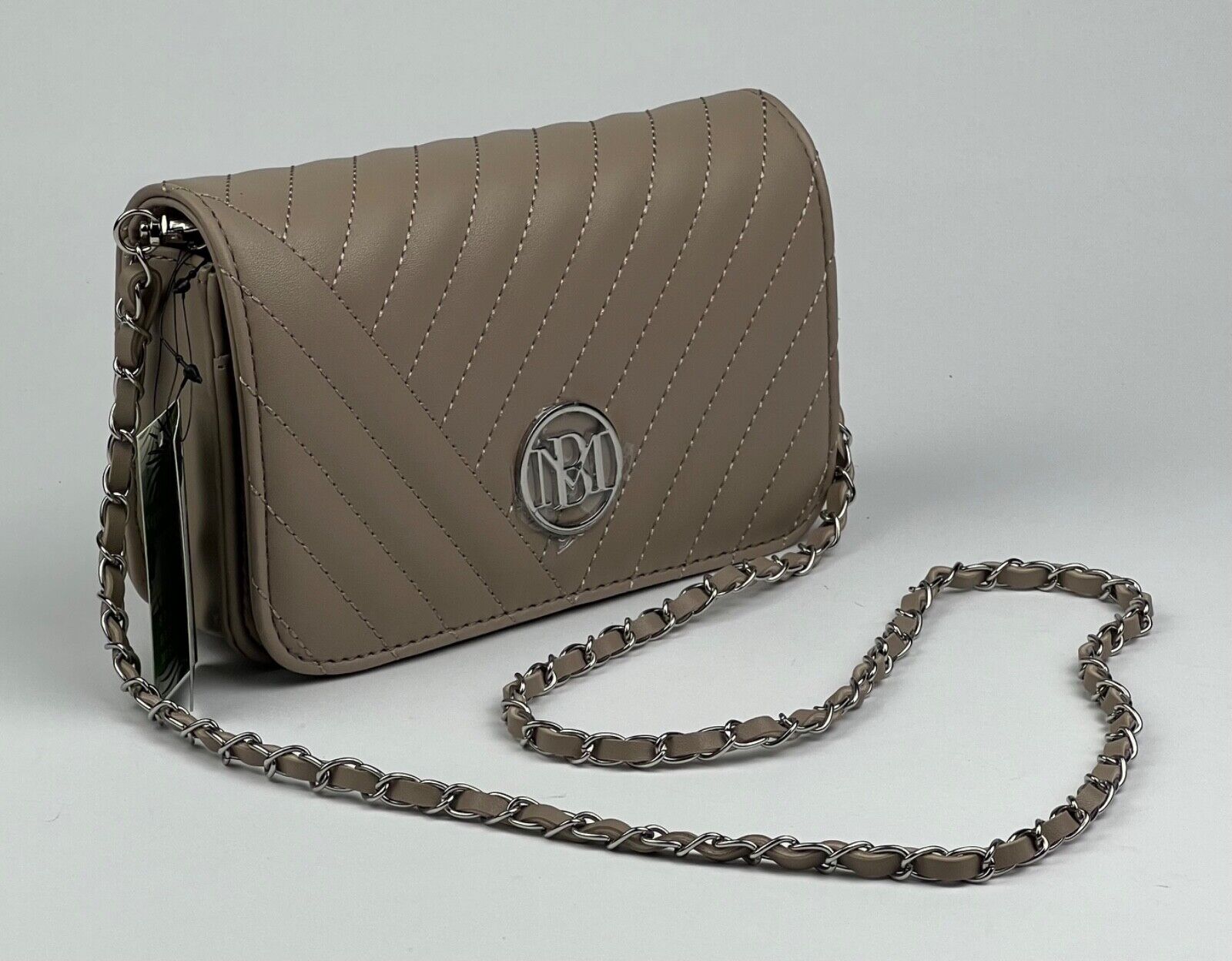 NEW! Badgley Mischka Womens Studio Quilted Crossbody w/ Round Logo Bag NWT $69